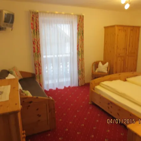 Bio-Bauernhof Vordergrubenbach - Familie Oberascher Hintersee Zimmer foto